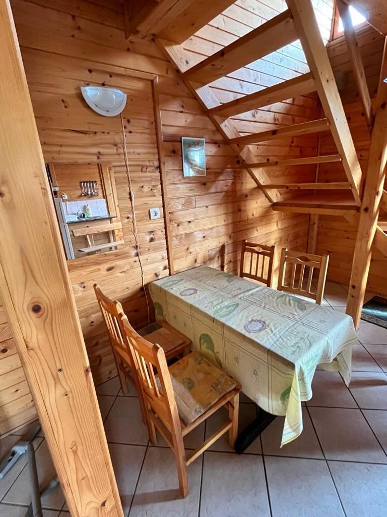 Almos Apartman Balatonfenyves Exterior photo